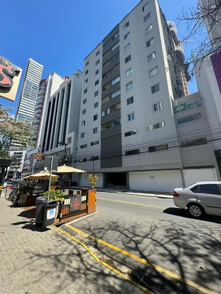 Apartman Apartamento Remodelado Novo A Cuadra Del Mar,Patio Privado Parking Para Auto Pequeno-Medio Balneário Camboriú