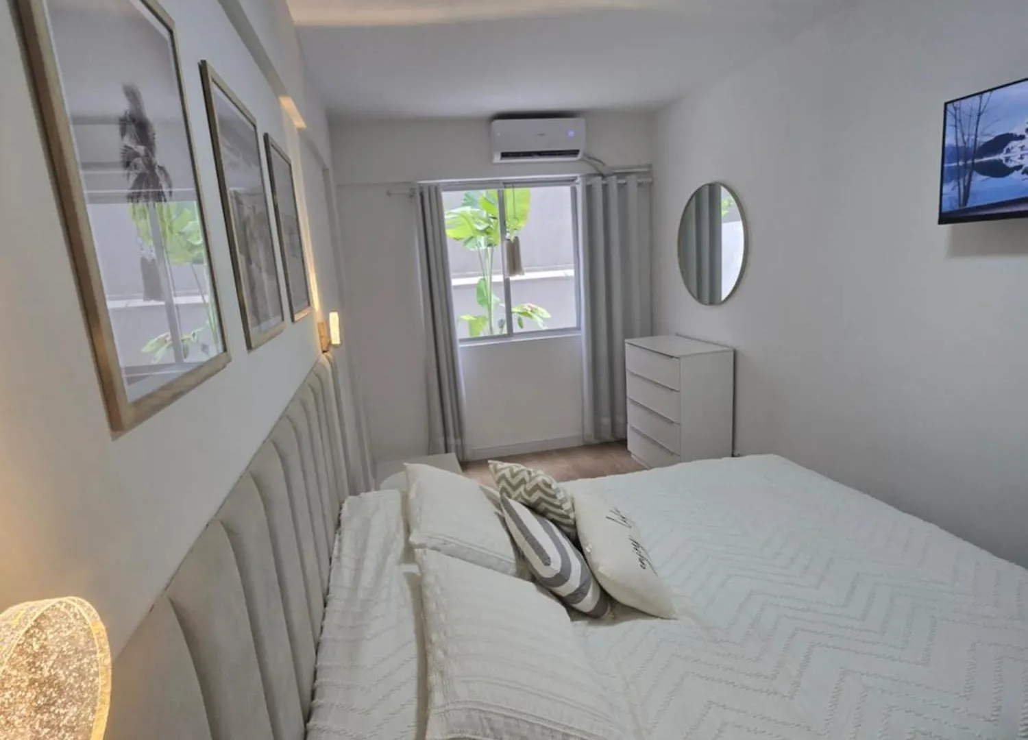Apartamento Remodelado Novo A Cuadra Del Mar,Patio Privado Parking Para Auto Pequeno-Medio Balneário Camboriú